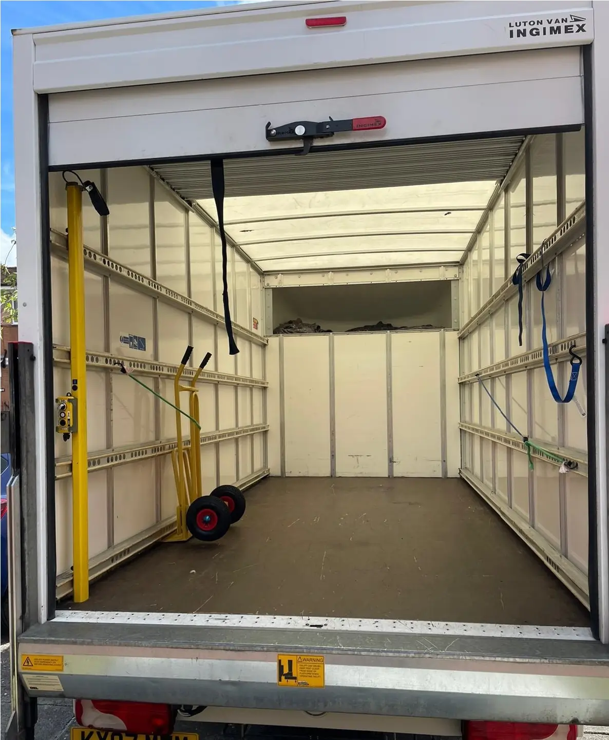 Luton removal van serving Brixton SW2 SW9 SE24 for house and office moves across South London and the UK